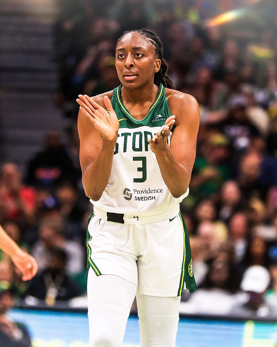 7th player in WNBA history to total 6,500+ PTS, 3,000+ REB, and 800+ AST in her career