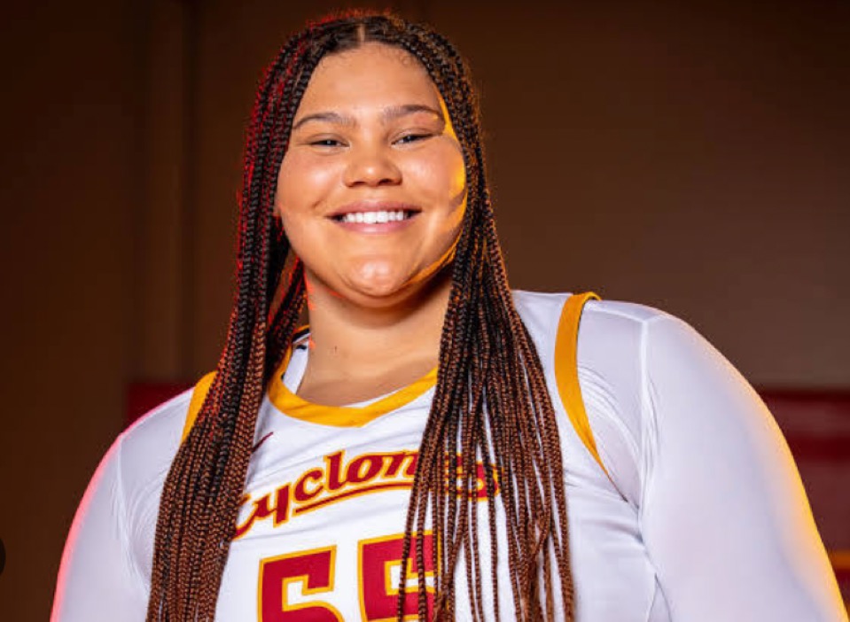 One of 2 D1,NBA, or WNBA players this CENTURY to average 25 ppg and 75% FG % through first 5 games